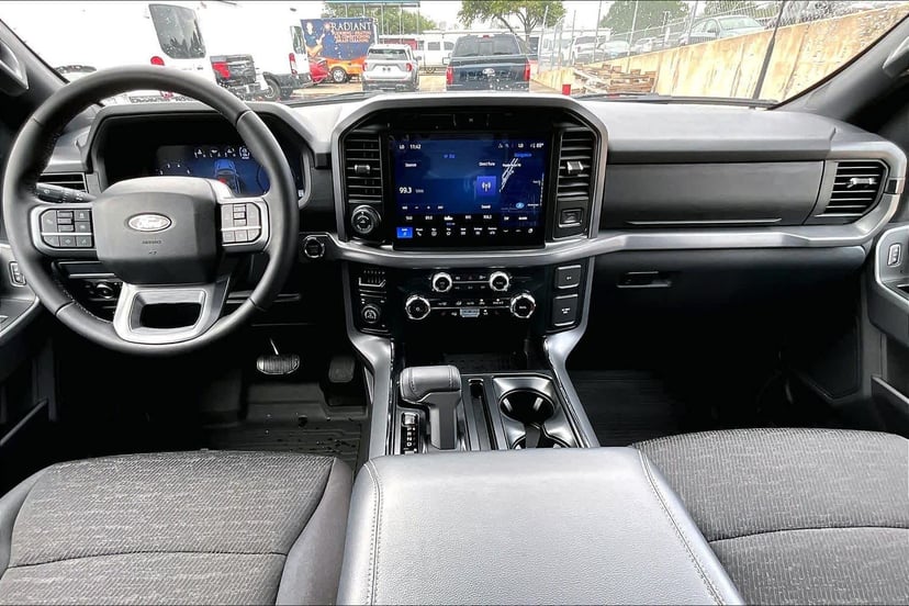 2025 Ford F-150 - Image 16