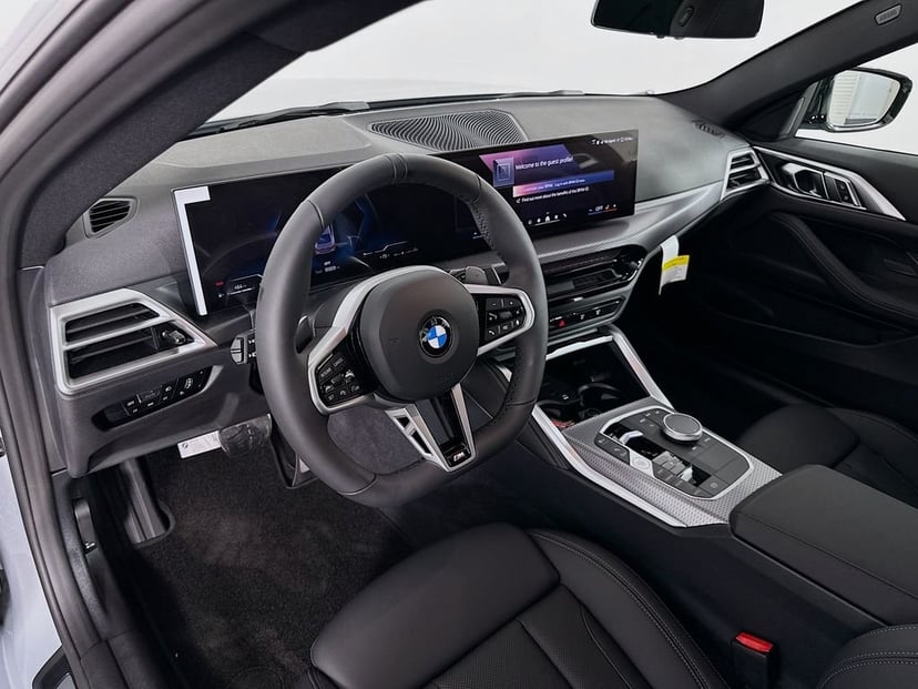 2025 BMW 4 Series - Image 9