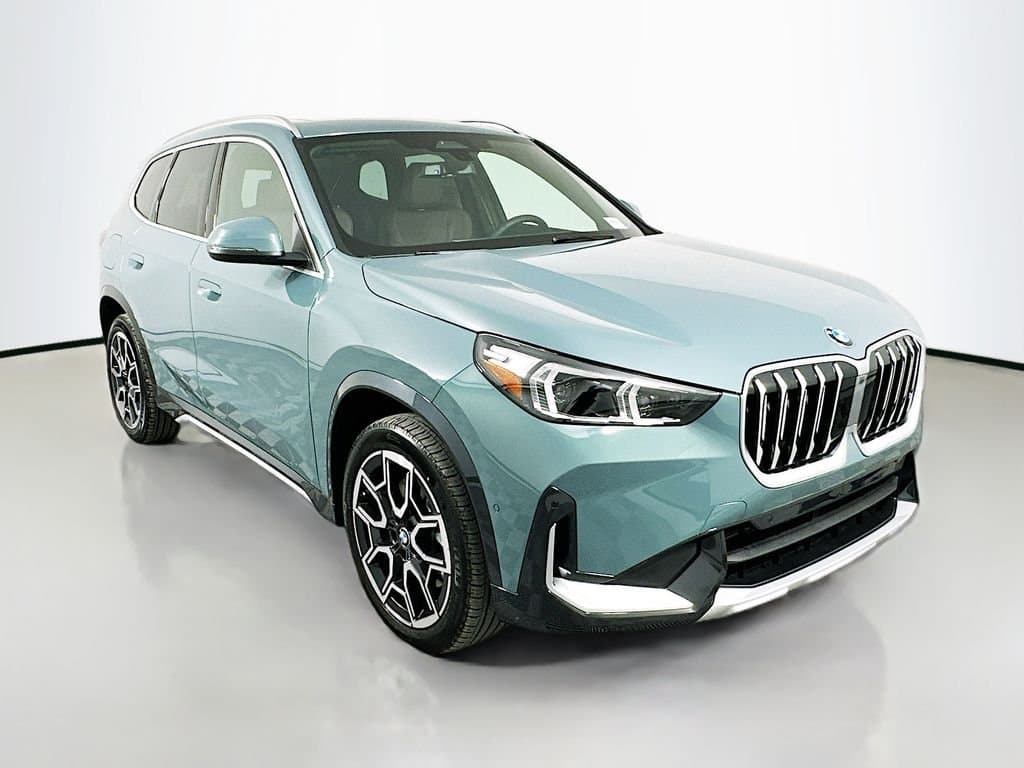 2025 BMW X1 - Image 3