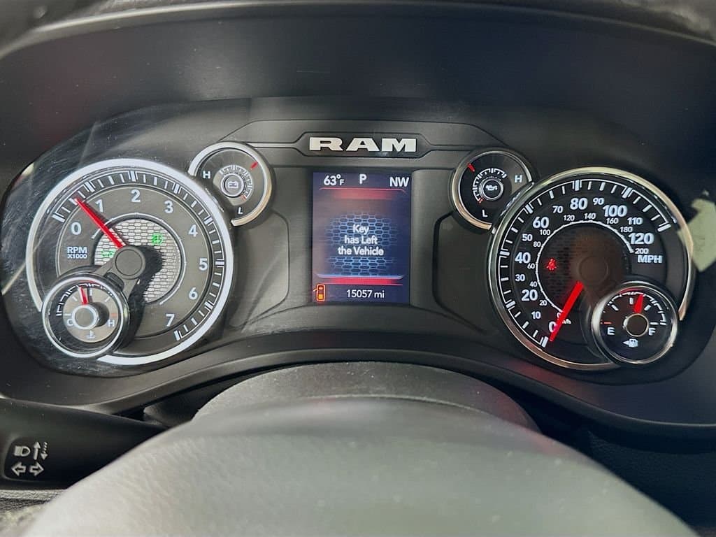 2025 Ram 1500 - Image 12