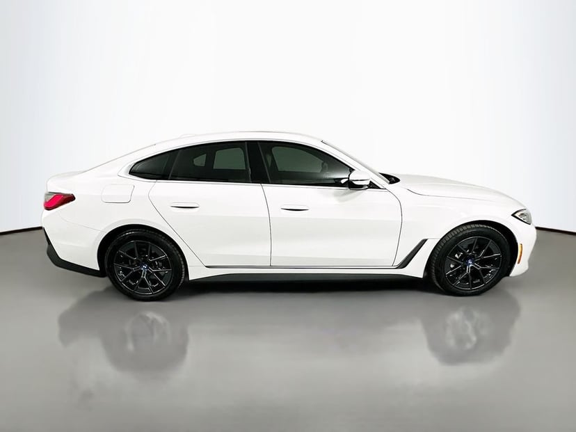 2023 BMW i4 - Image 4