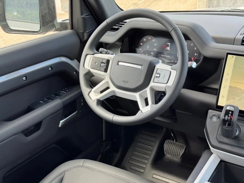 2026 Land Rover Defender 110 - Image 19
