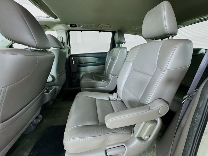 2015 Honda Odyssey - Image 30
