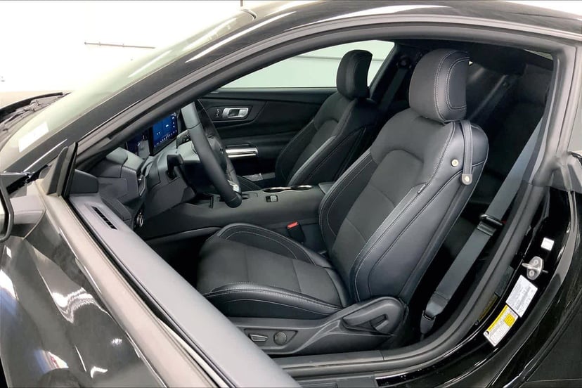 2026 Ford Mustang - Image 8