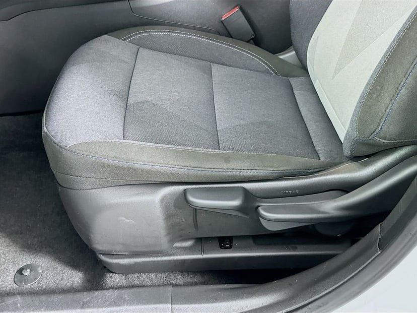 2025 Chevrolet Trax - Image 19