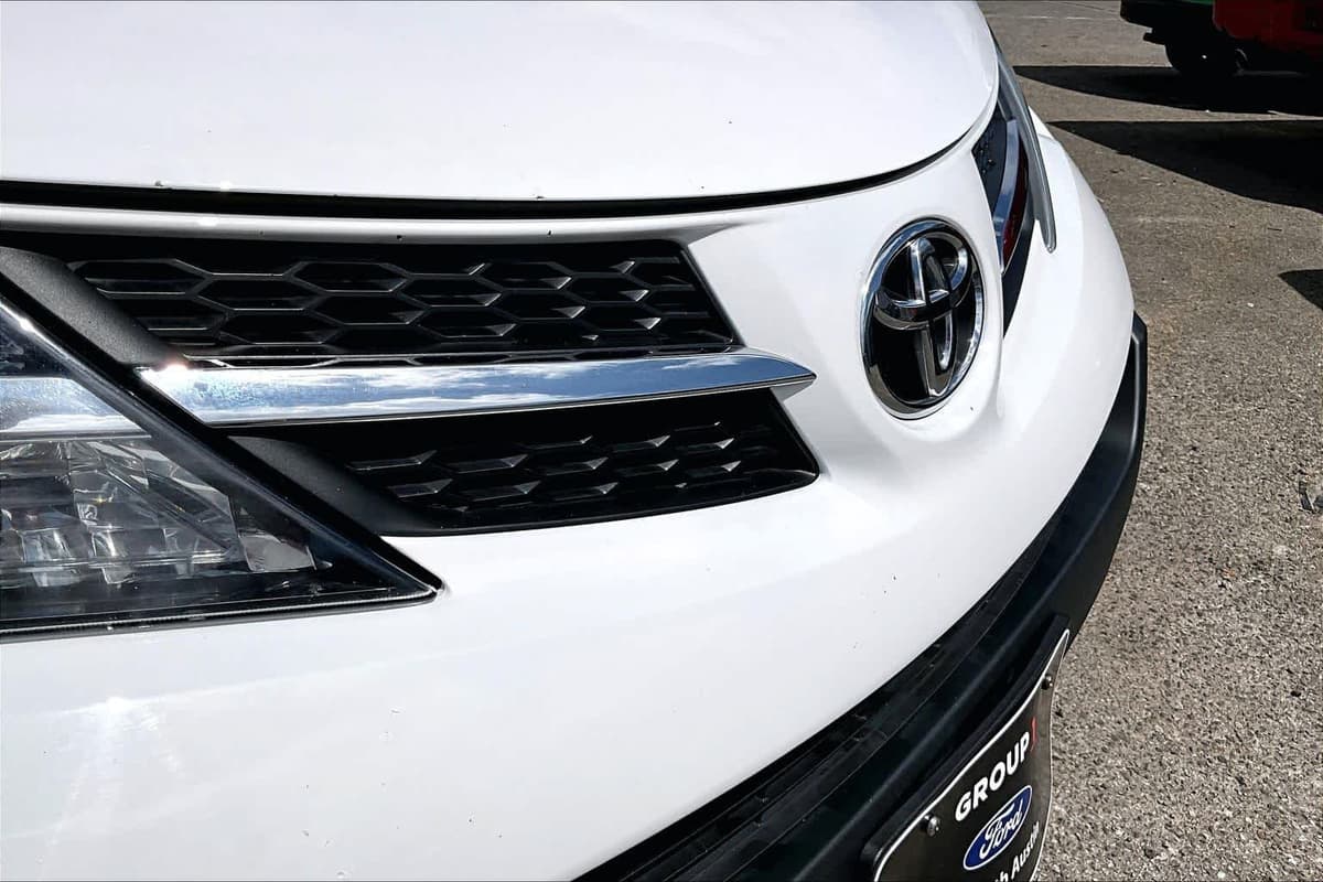 2013 Toyota RAV4 - Image 33