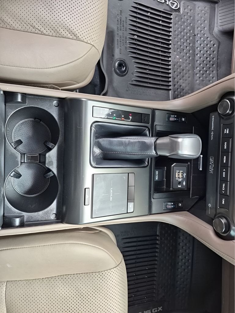 2022 Lexus GX - Image 41