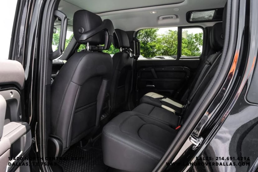 2026 Land Rover Defender 110 - Image 39