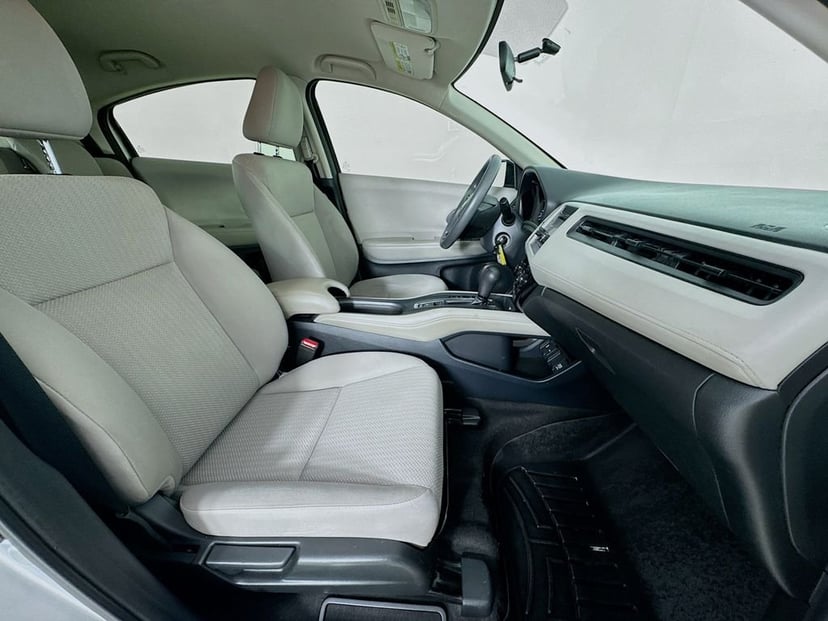 2016 Honda HR-V - Image 32