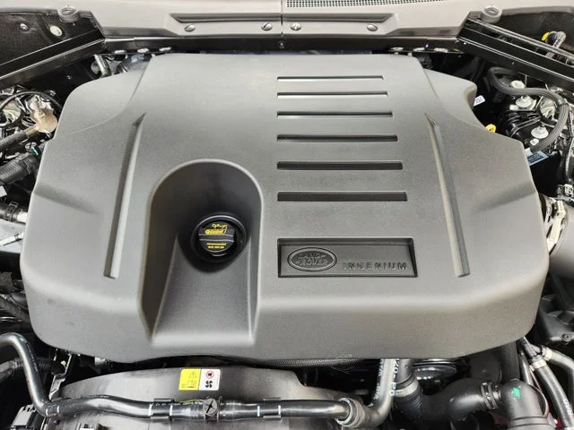 2026 Land Rover Defender 110 - Image 21