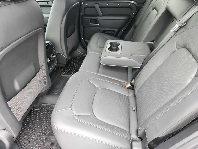 2026 LAND ROVER Defender 110 - Image 30