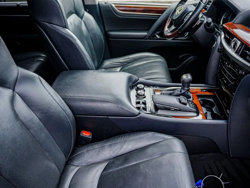 2021 Lexus LX - Image 28