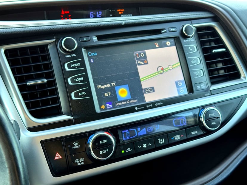 2019 Toyota Highlander - Image 30