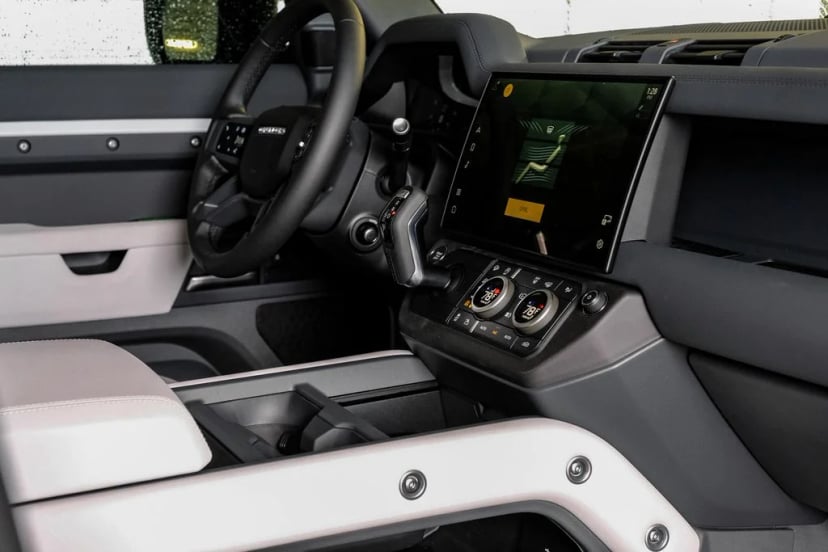 2026 Land Rover Defender 110 - Image 18