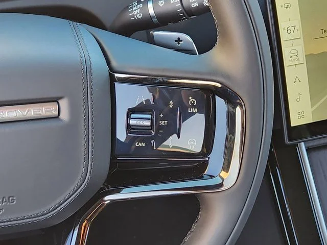 2025 Land Rover Range Rover Velar - Image 27