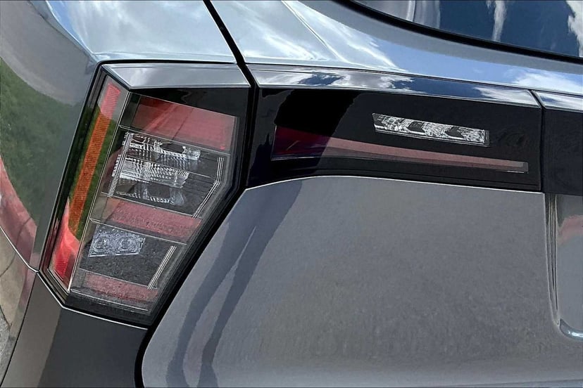 2025 Nissan Kicks - Image 12
