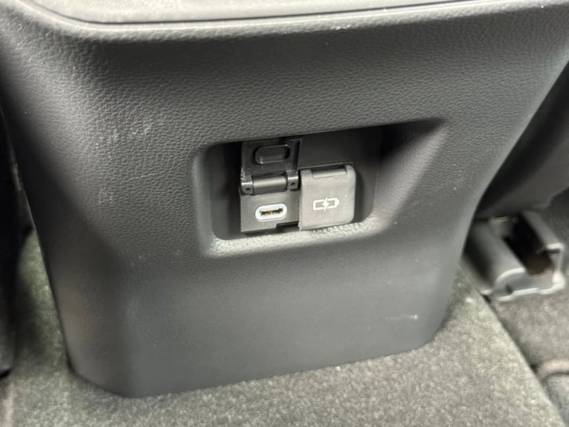 2025 Toyota RAV4 Hybrid - Image 21
