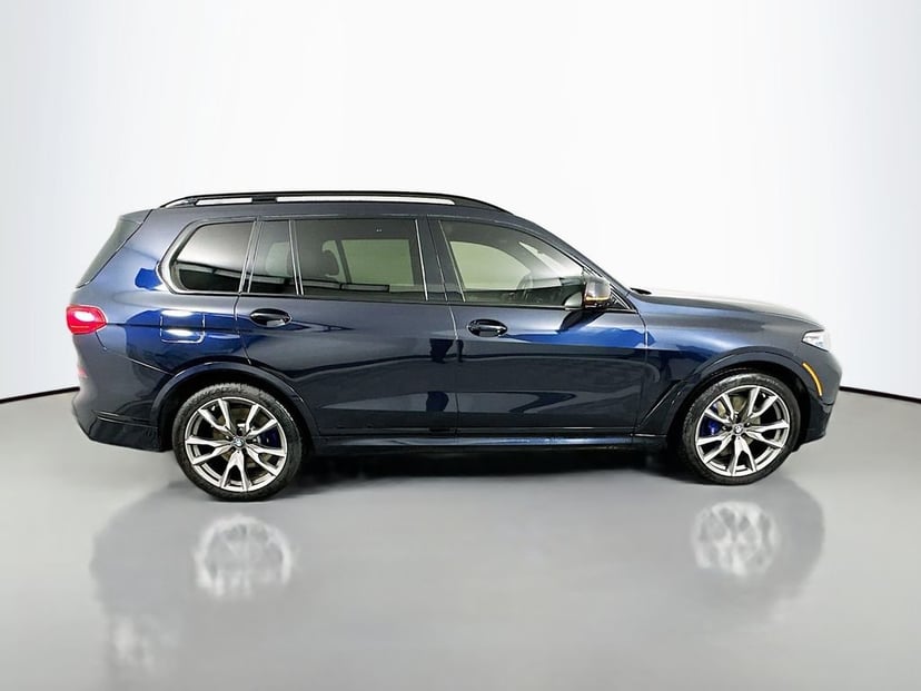 2022 BMW X7 - Image 4