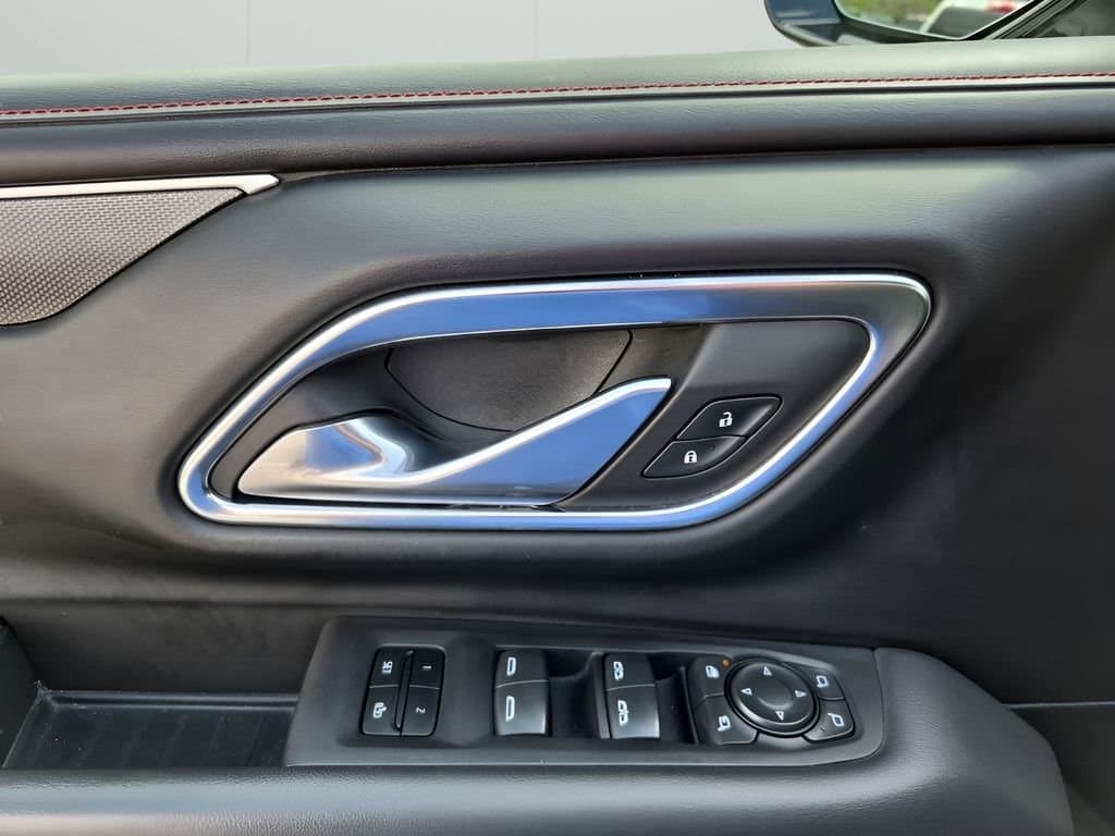 2023 Chevrolet Suburban - Image 27