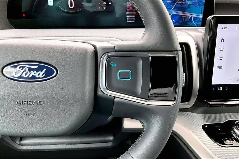 2025 Ford Expedition - Image 25
