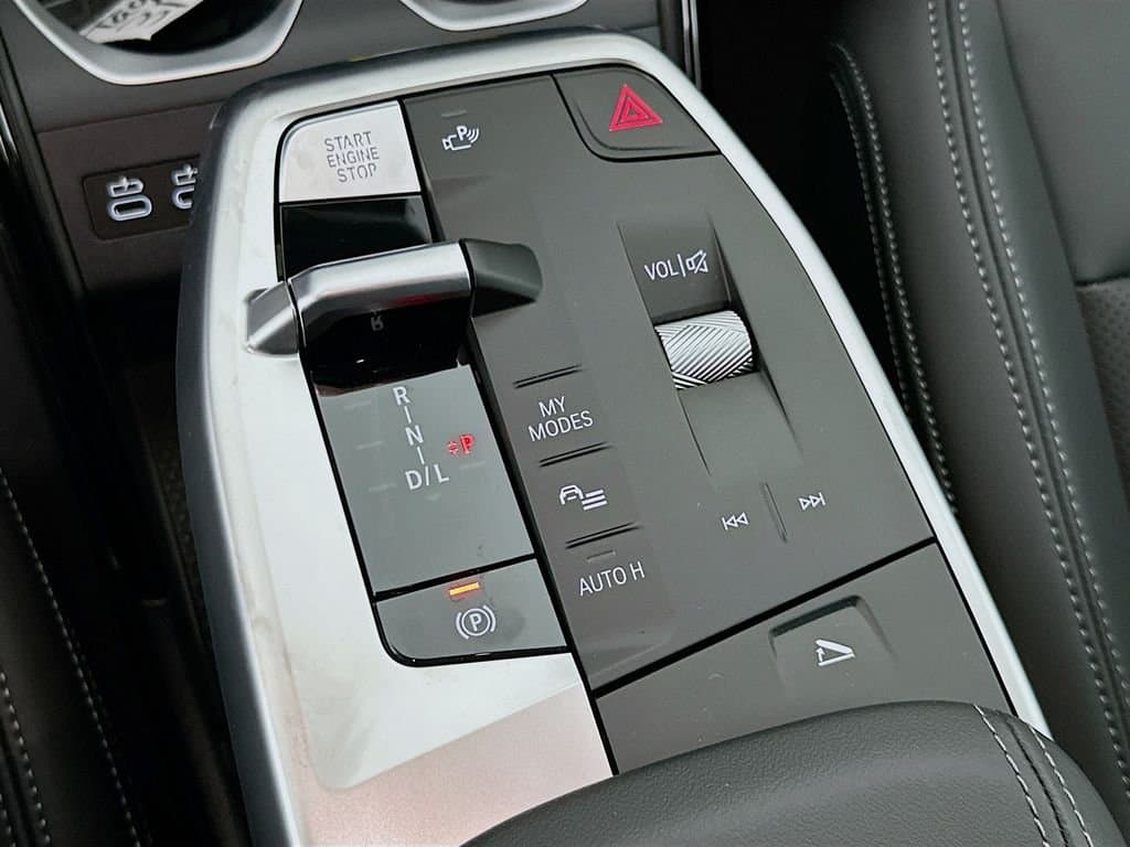 2025 BMW X1 - Image 15