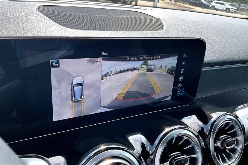 2023 Mercedes-Benz EQB 300 - Image 25