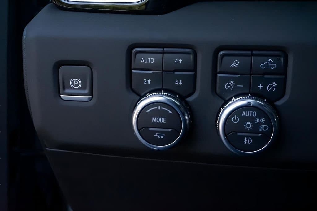 2025 GMC Sierra 1500 - Image 21