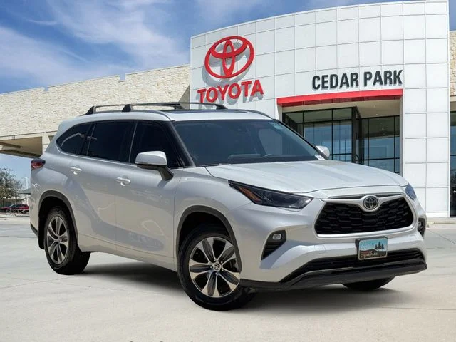 2023 Toyota Highlander - Image 1
