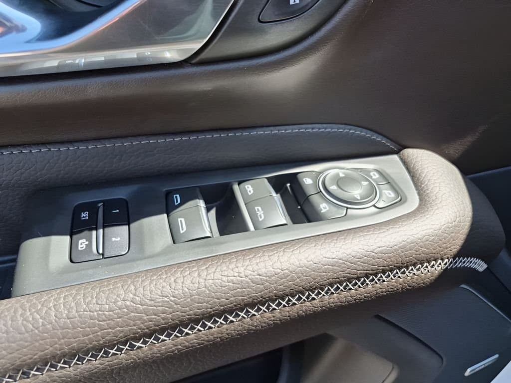 2022 GMC Yukon - Image 28