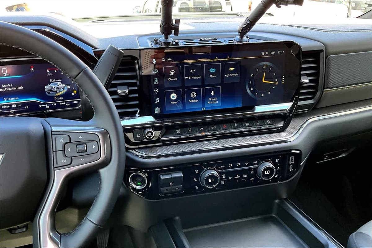 2024 Chevrolet Silverado 2500HD - Image 9