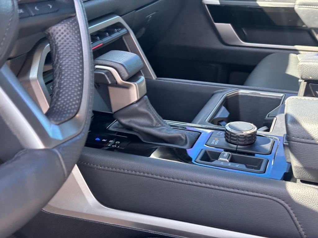 2025 Toyota Tundra - Image 11