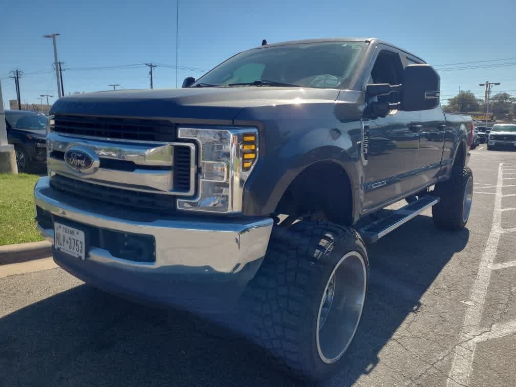 2019 Ford Super Duty F-250 Pickup - Image 2