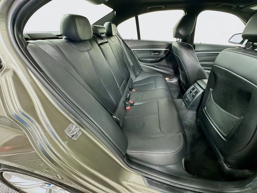 2016 BMW 3 Series - Image 27