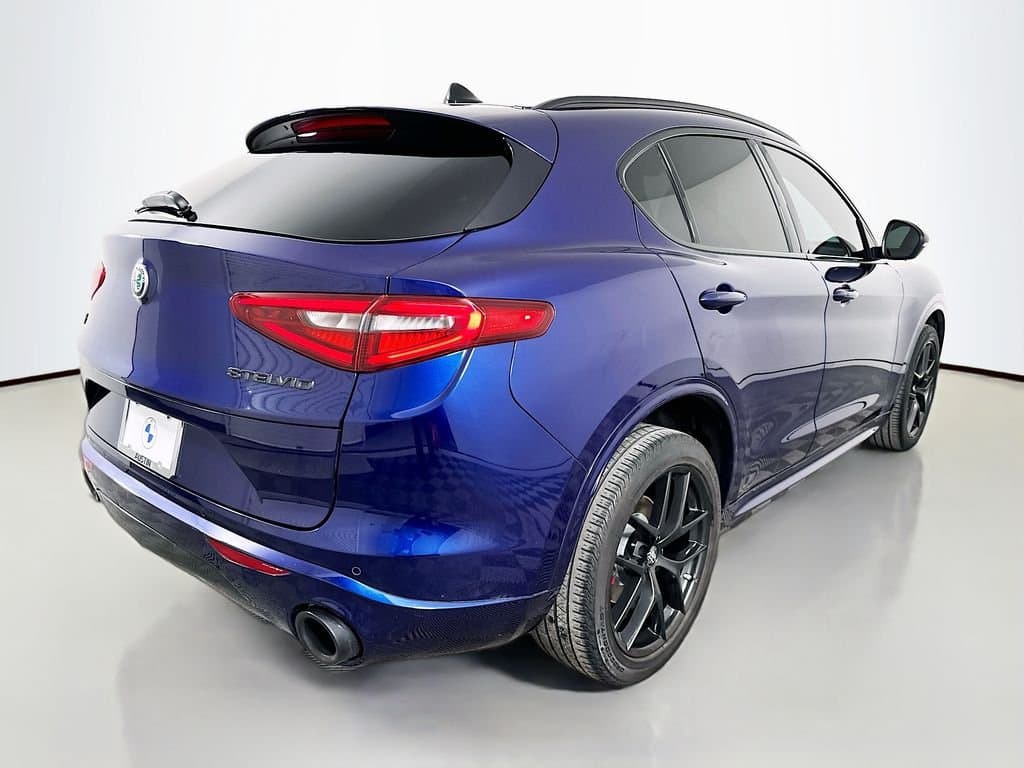 2020 Alfa Romeo Stelvio - Image 5