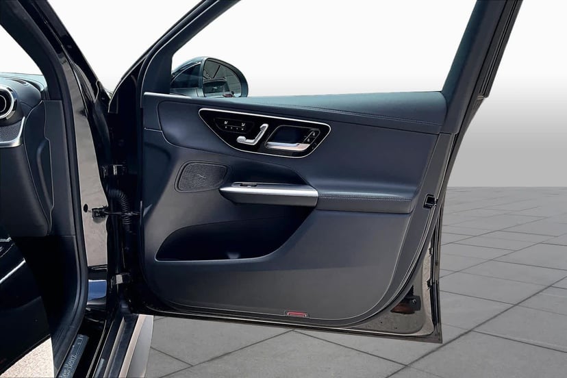 2026 Mercedes-Benz GLC 300 - Image 23