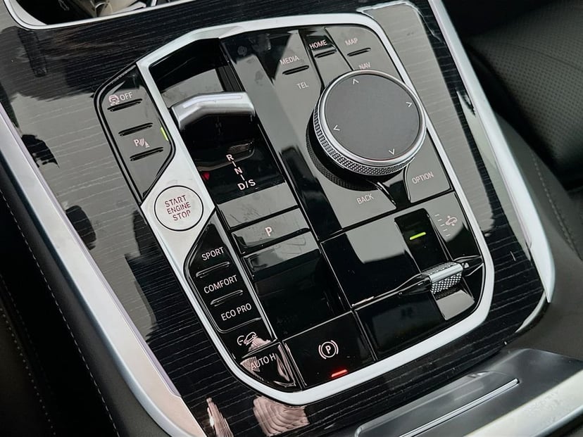 2026 BMW X7 - Image 15