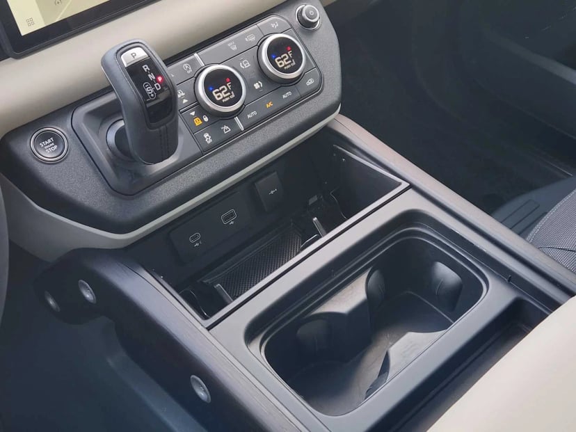 2024 Land Rover Defender - Image 20