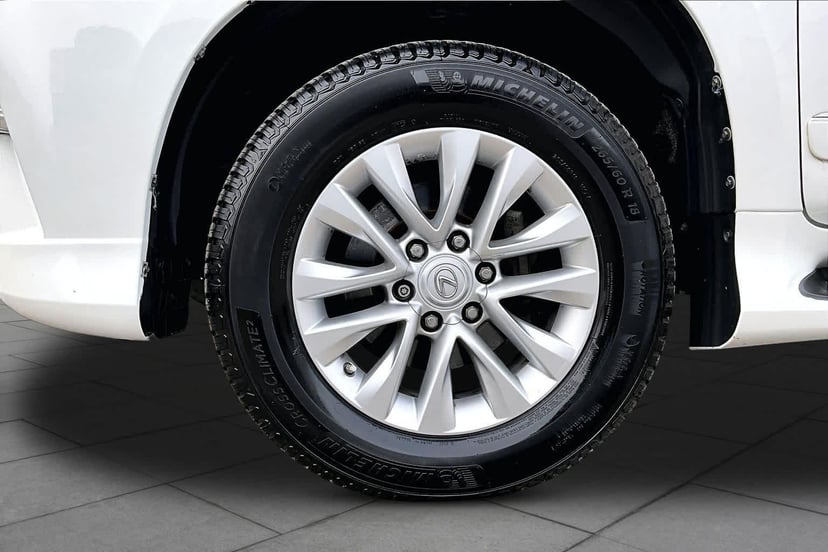 2015 Lexus GX 460 - Image 11