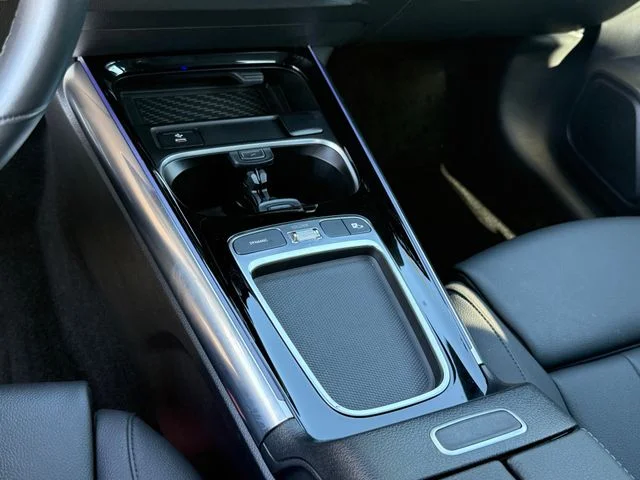 2025 Mercedes-Benz GLA - Image 21