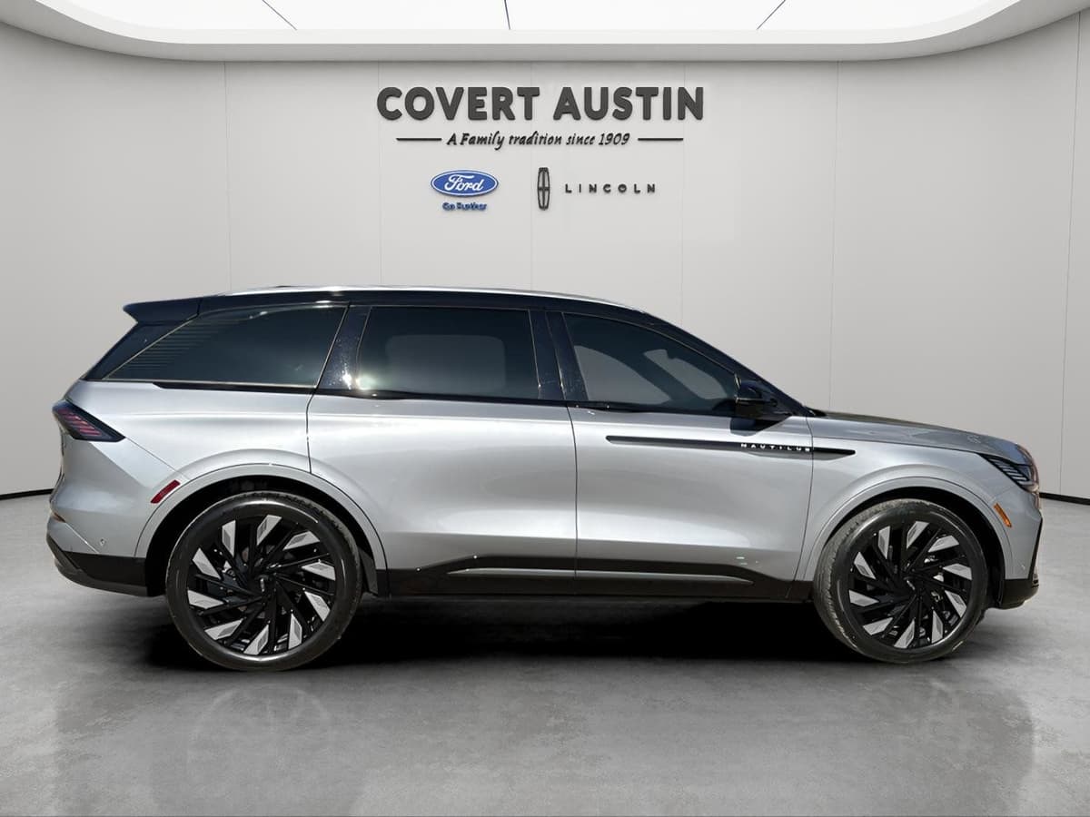 2024 Lincoln Nautilus - Image 6