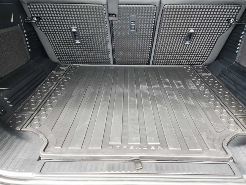 2026 LAND ROVER Defender 110 - Image 33