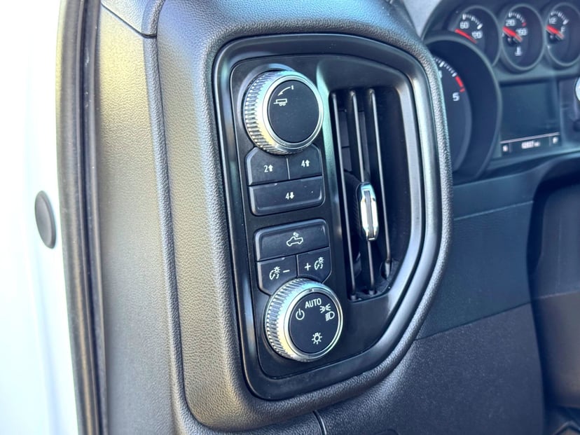 2024 GMC Sierra 2500HD - Image 14