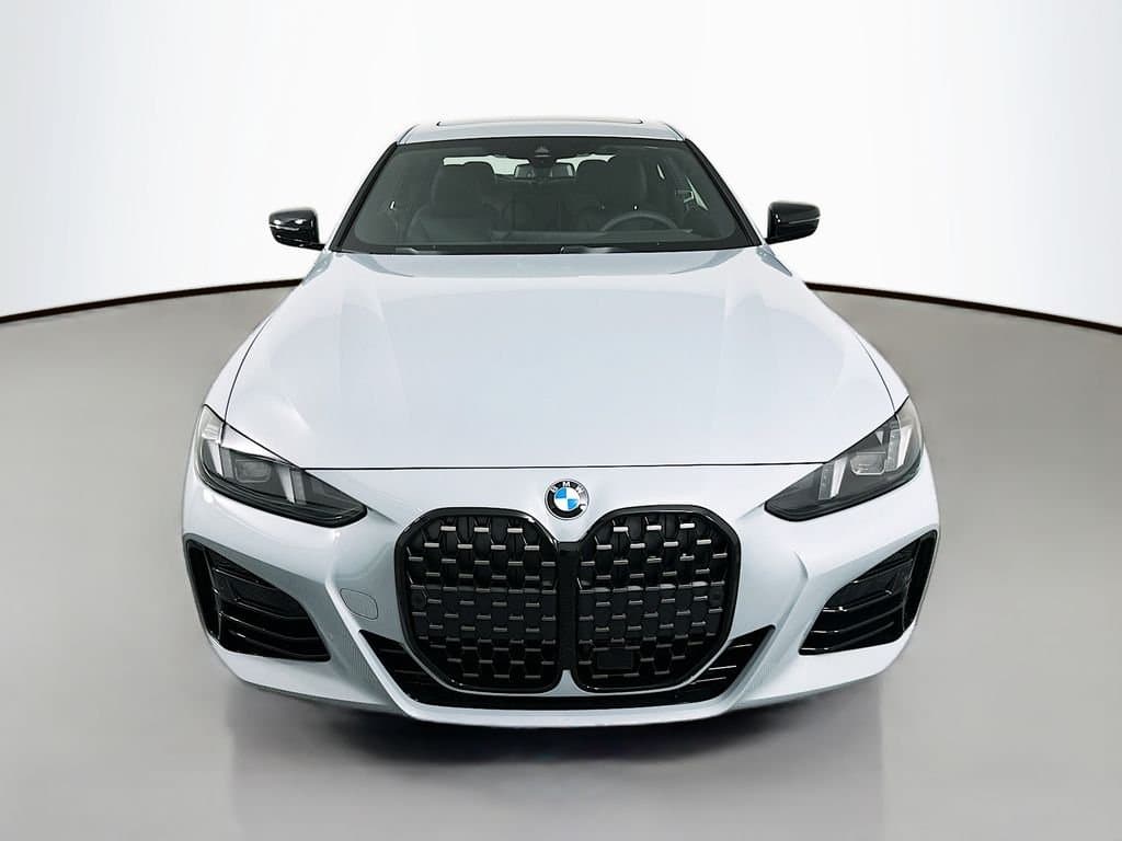 2025 BMW 4 Series - Image 2