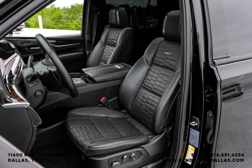 2021 Cadillac Escalade - Image 37