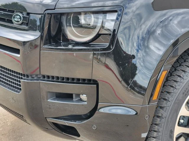 2026 Land Rover Defender 110 - Image 5