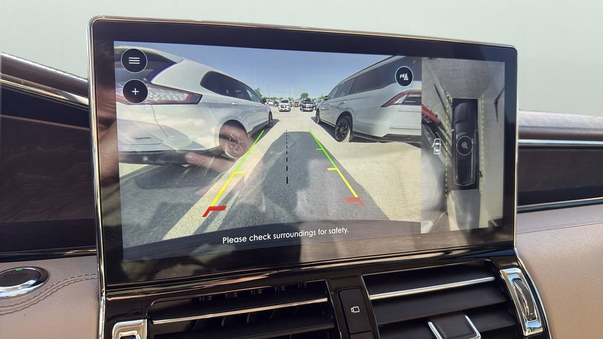 2023 Lincoln Navigator L - Image 19