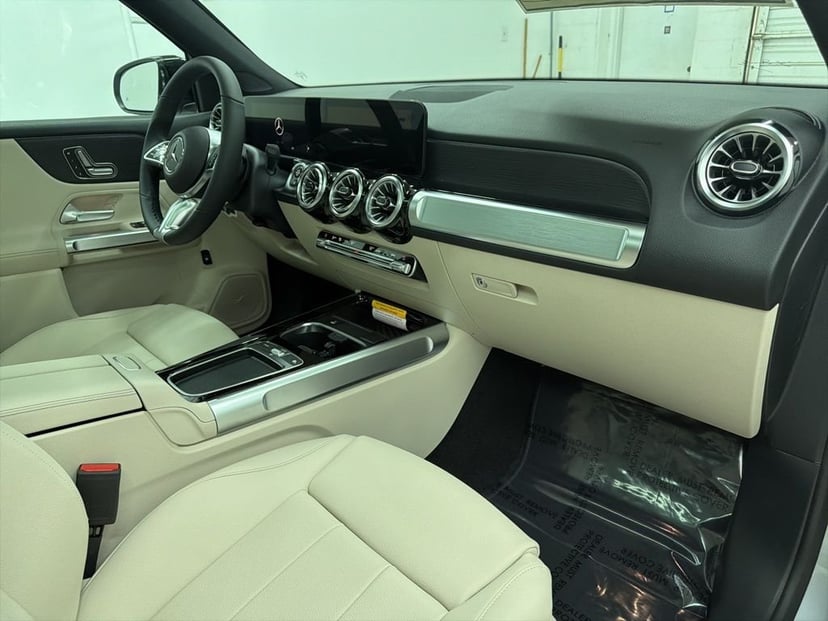 2026 Mercedes-Benz GLB - Image 28