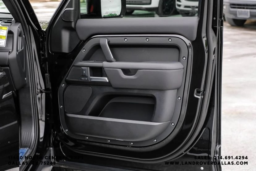 2026 Land Rover Defender 110 - Image 49