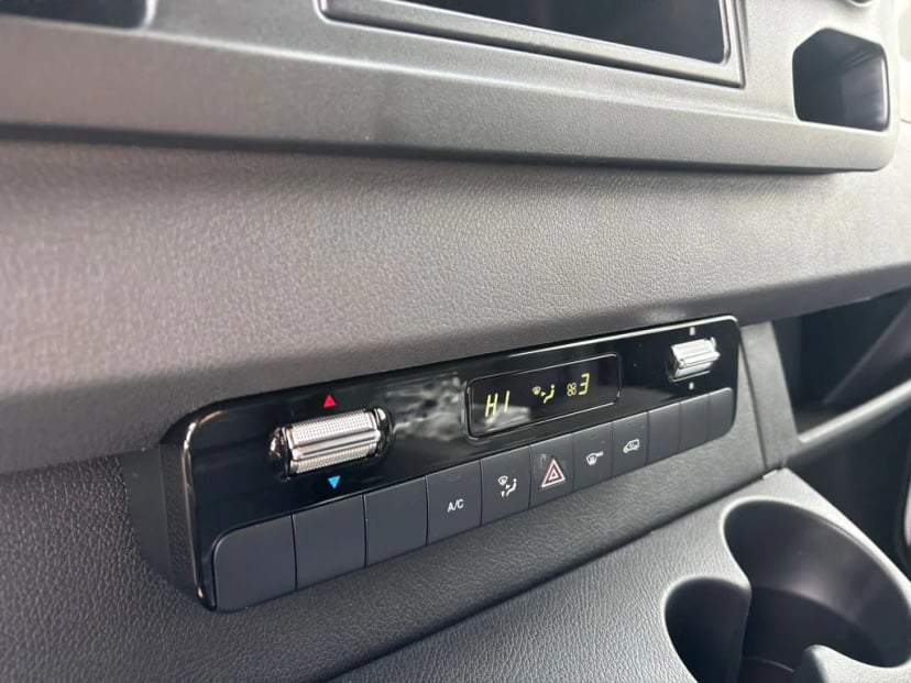 2025 Mercedes-Benz Sprinter 2500 - Image 18