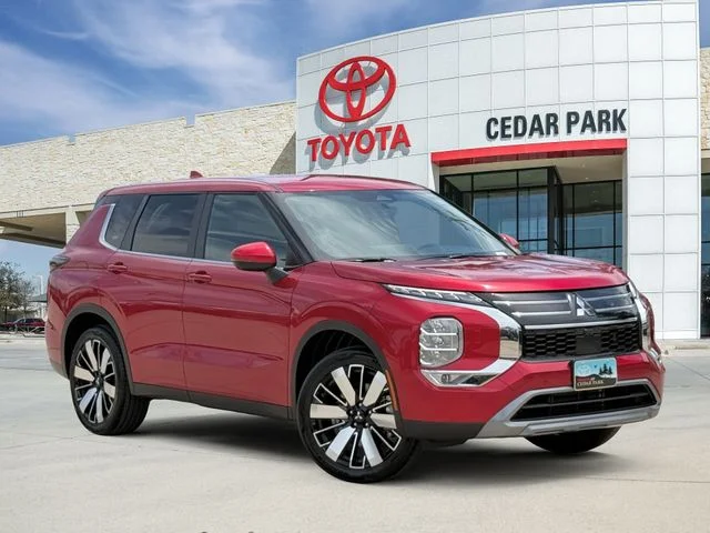 2025 Mitsubishi Outlander - Image 1